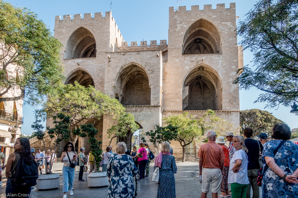A stroll around the medieval quarter